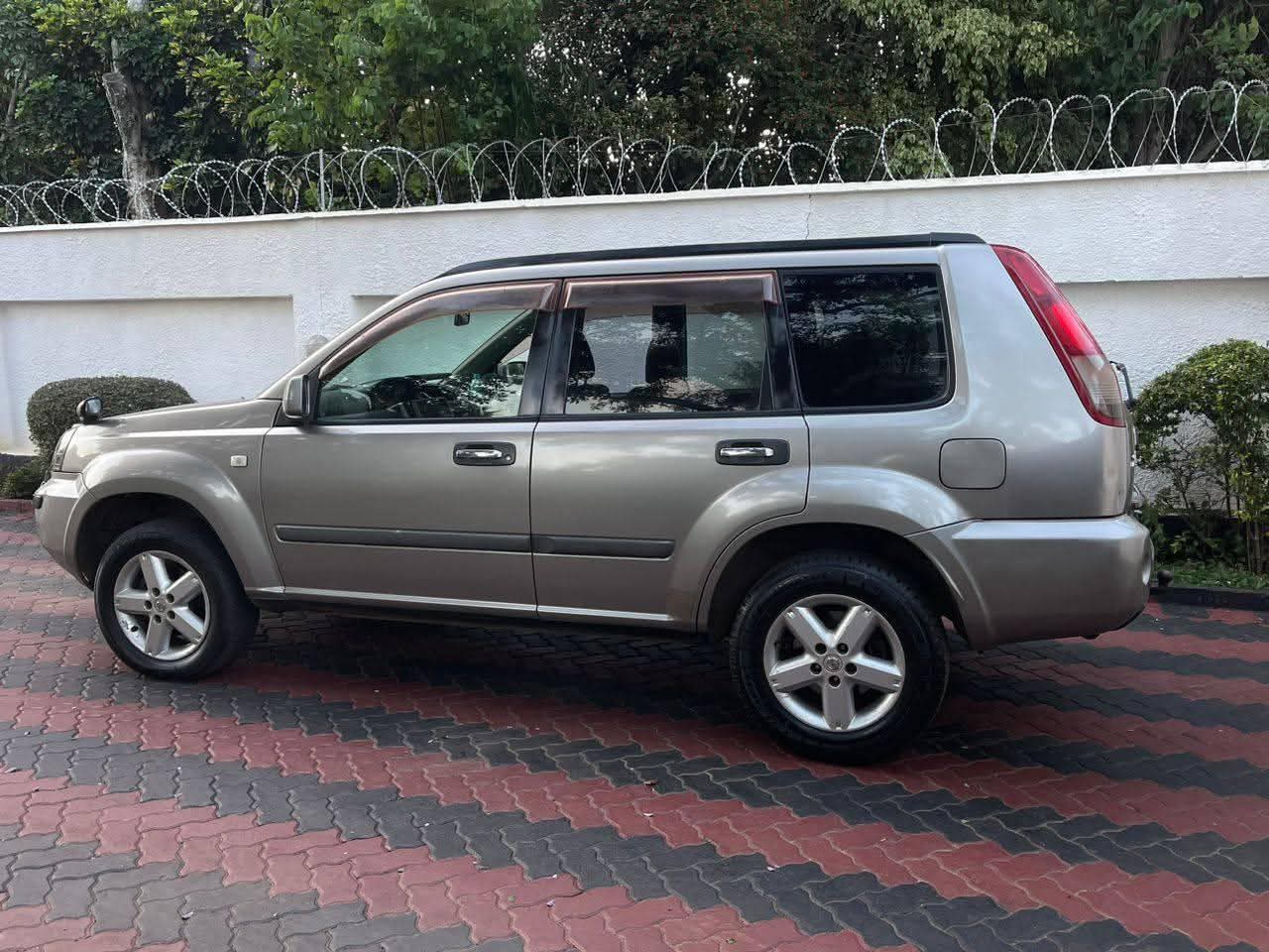 classifieds/cars nissan