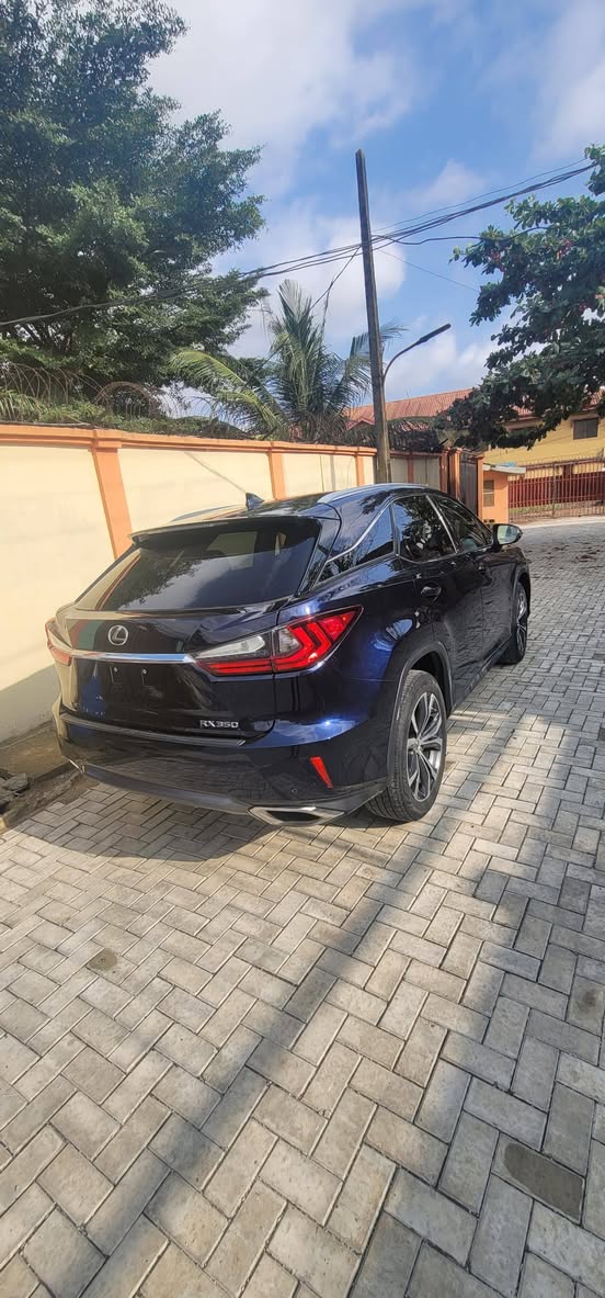 A picture of Lexus Rx350 2017