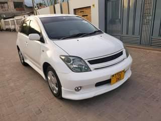 A picture of Toyota Ist price 12 8M