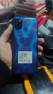 A picture of Hot 10 lite