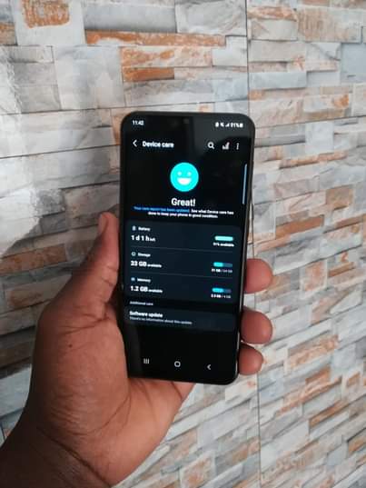 A picture of Samsung galaxy A50 64gb 4gbram. Clean no cracks at just