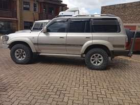 A picture of Land cruiser vx