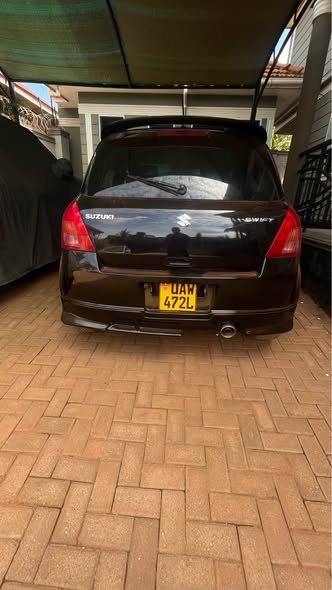 A picture of SUZUKI SWIFT 1 3cc 2005