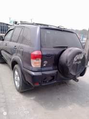 A picture of Toyota RAV4 baked on first body buy and drive 2004