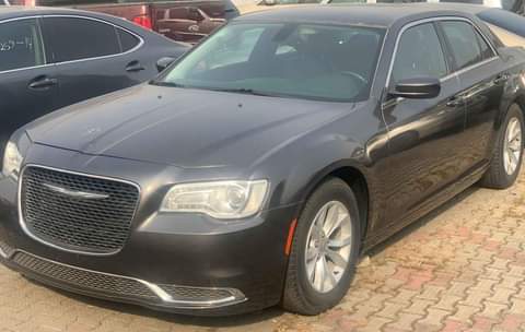 A picture of Tokunbo standard Chrysler300 Neatly used 08063845755