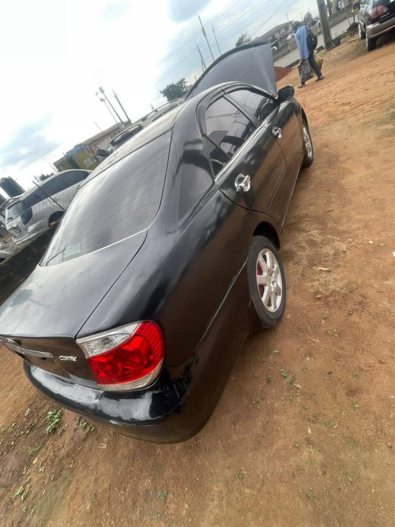 A picture of 2004 Toyota Camry