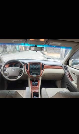 A picture of EM MOTORS PURE BELGIUM GRADE 2005 TOYOTA HIGHLANDER FOR SALE