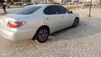 A picture of Lexus es300 sharp