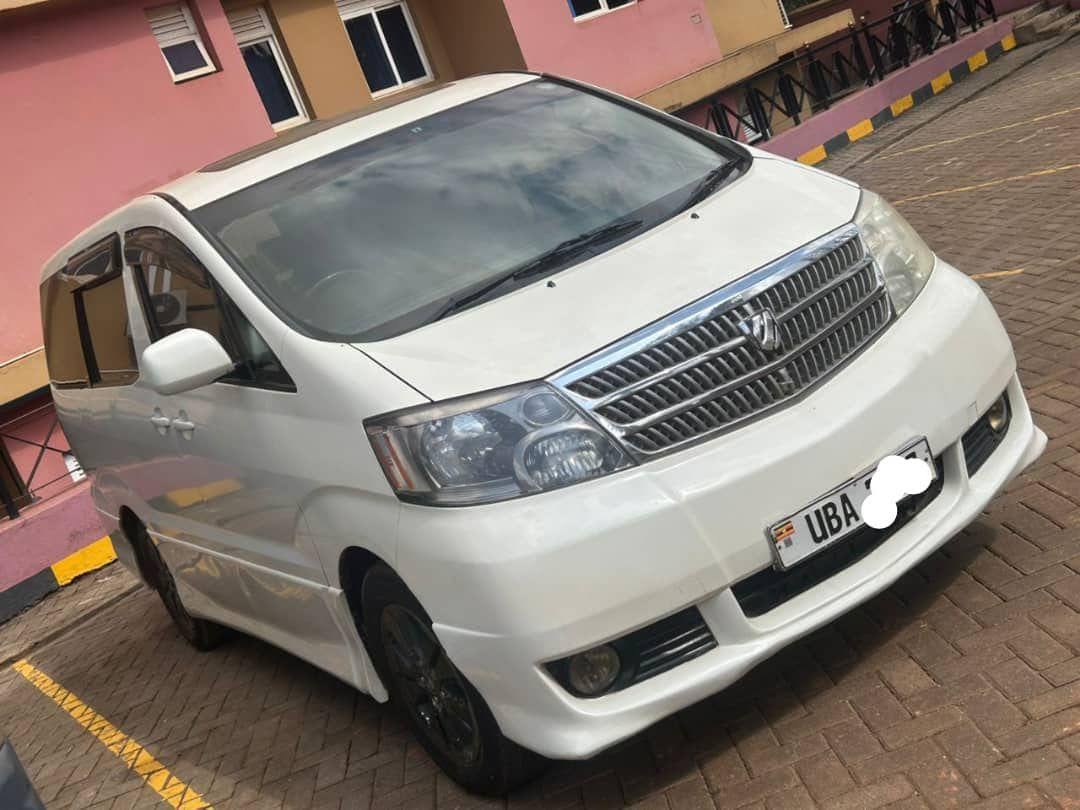 A picture of TOYOTA ALPHARD 2002 2 4 CC