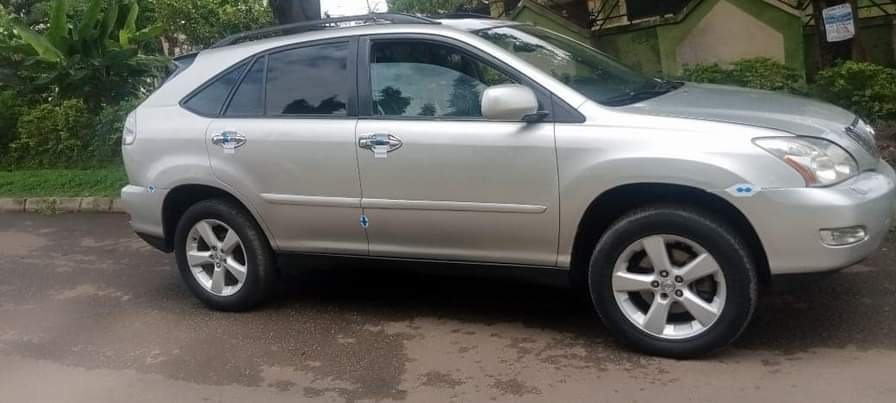 A picture of 2004 Lexus RX350