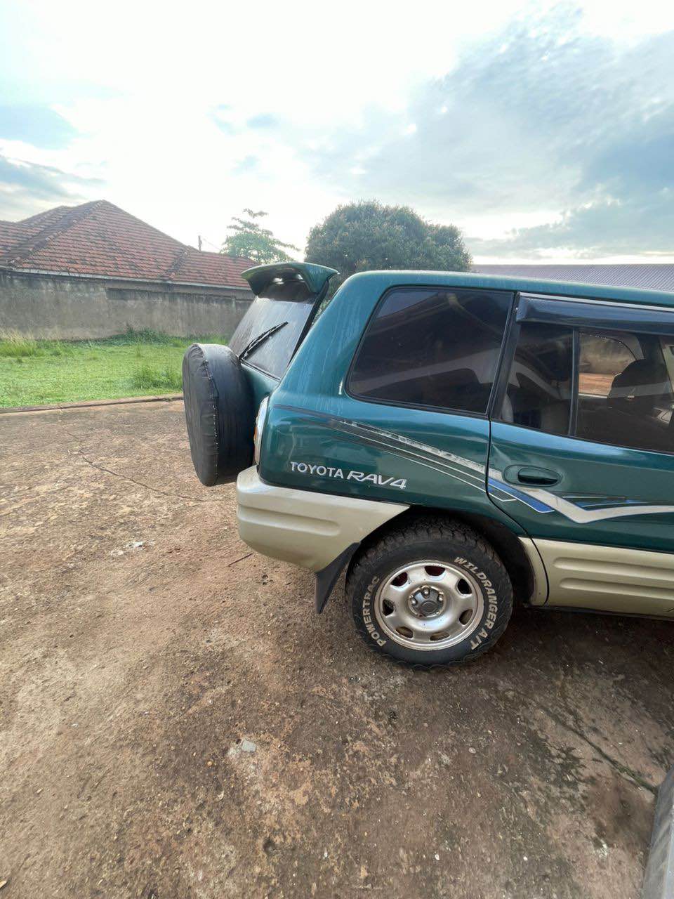 A picture of RAV 4