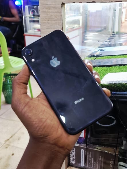 A picture of Iphone Xr