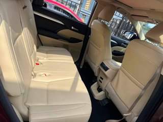 A picture of Toyota Highlander 2016 Model Foreign Use Tokunbo Accident Free Good