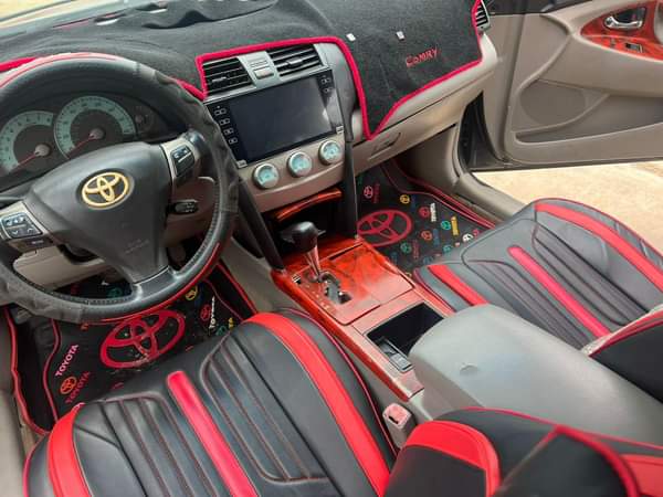 A picture of Well pimped 2008 09 Toyota Camry with android screen reversed