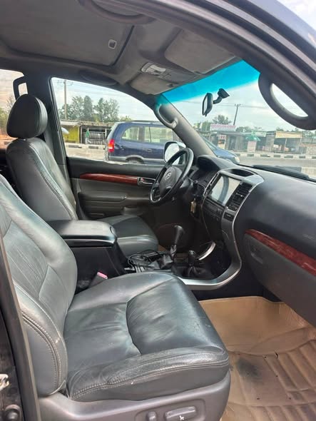 A picture of Toyota Prado 2008 model