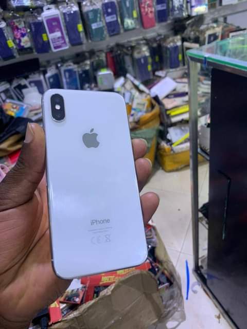 A picture of Iphone x
