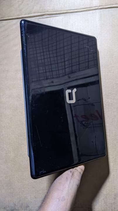 A picture of Compac ram 2gb HDD 16gb betry bovu Bei 125000 nipigie