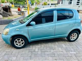 A picture of Vitz 5.8M ipo Mwanza