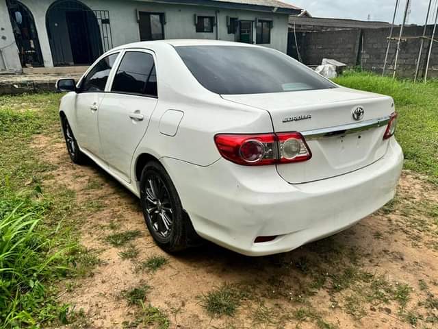 A picture of Nigerian used 2012 Toyota Corolla White color