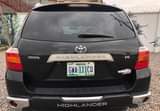 A picture of Few months used Toyota Highlander Year 2009