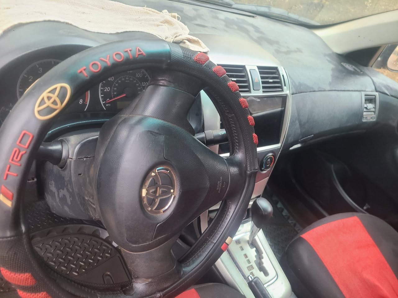 A picture of Toyota corolla 012 model