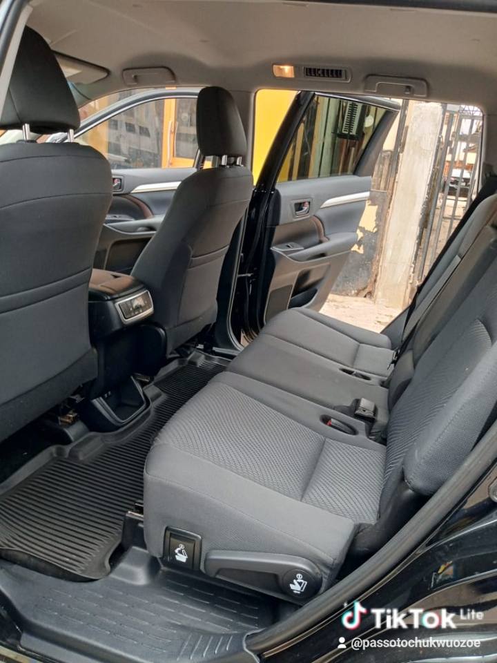 A picture of Toyota Highlander 2019