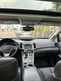 A picture of Toyota venza 2017 model