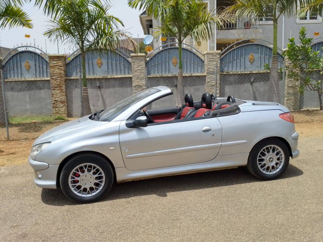 A picture of PEUGEOT 206 CONVERTIBLE