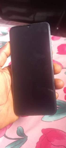 A picture of Infinix note 12