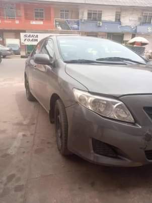 A picture of owner need money urgently 09 corrolla manual gear