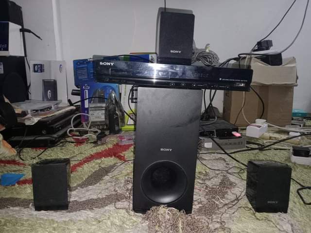 A picture of Sony Homethieter full system sound call 0787063711