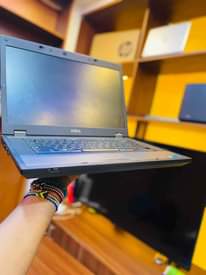 A picture of Dell core i3