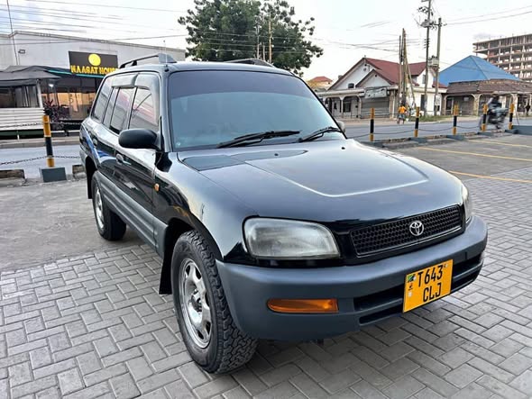 A picture of TOYOTA RAV4 OLD