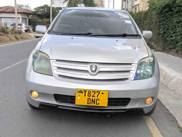 A picture of Toyota I s t