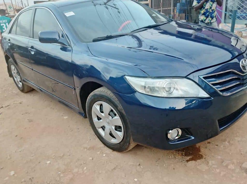 A picture of Toyota Camry 08