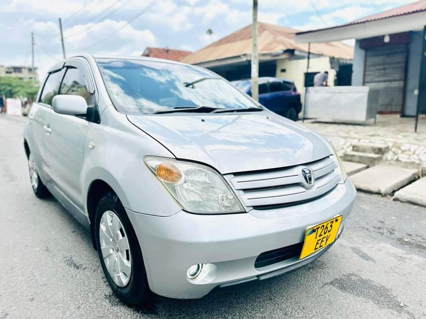 used toyota ist