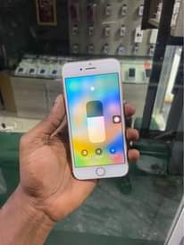 A picture of iPhone 8G