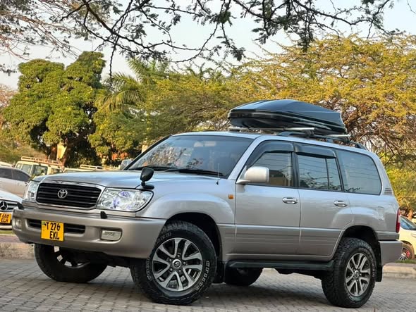 A picture of LANDCRUISER AMAZON