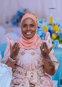 A picture of Hmeel face beats for your best bridal makeup Henna veiling
