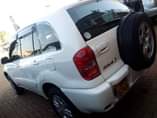 A picture of 2004 Toyota Rav4