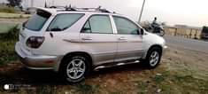 A picture of Extra clean Lexus 300 jeep