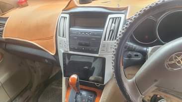 A picture of Toyota harrier model 2008