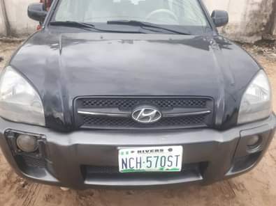 A picture of hyundai Tucson Clean and sound Ac has leakage engine gear