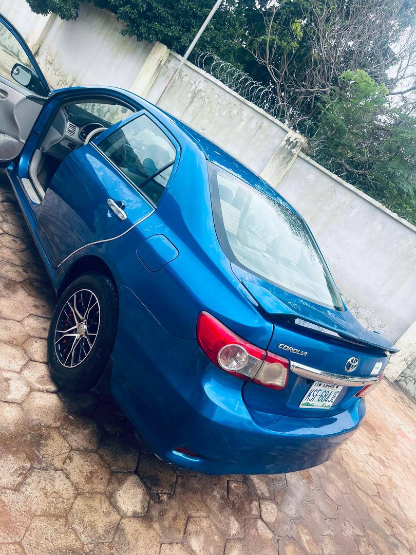 A picture of Toyota Corolla 010