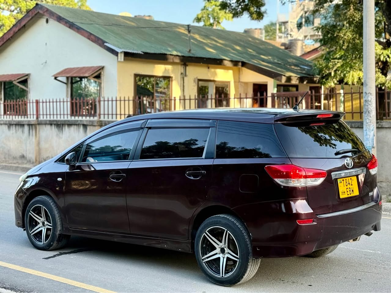 A picture of TOYOTA WISH NEW MODEL