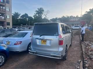 A picture of 2009 Toyota Noah