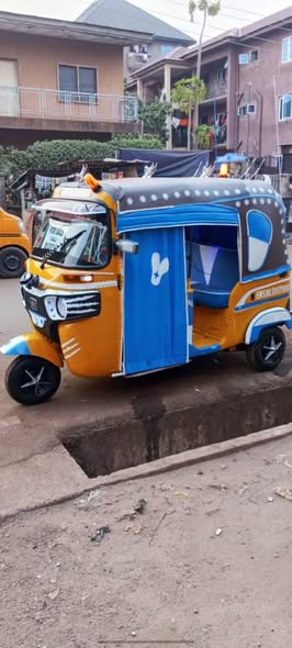 A picture of KEKE FOR SALE bajaja