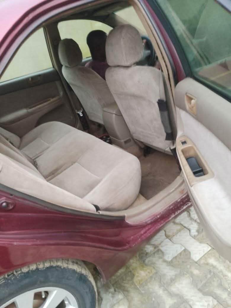 A picture of 2004 Toyata camry