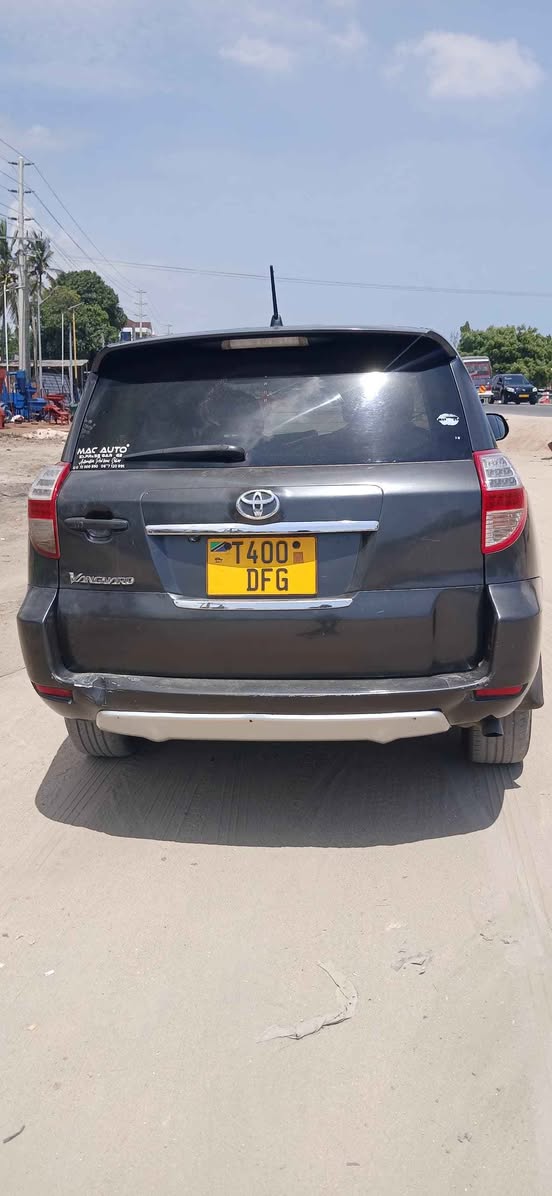 A picture of TOYOTA VANGURD ENGINE NDOGO FULL A C FULL DOCUMENTS HAINA