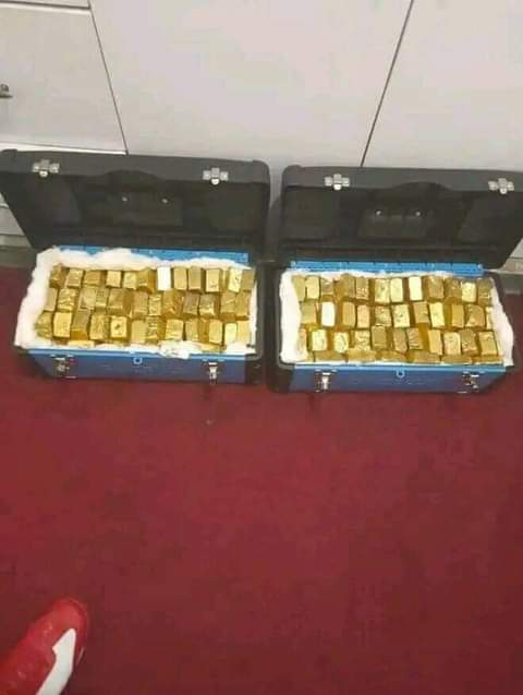A picture of Gold and art peace